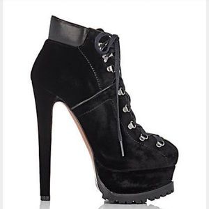 ALAÏA Lace-Up Platform Ankle Boots